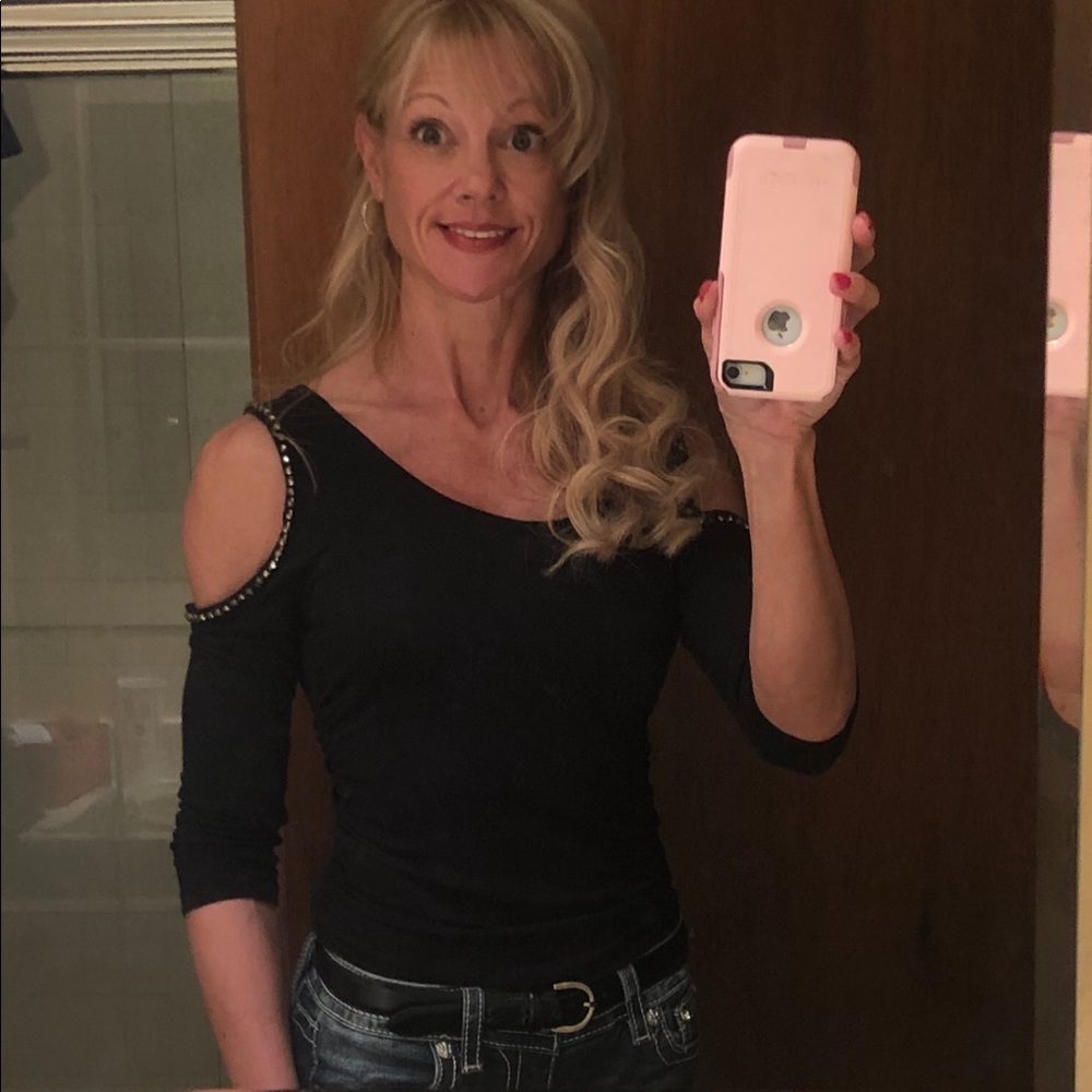 Meet your Posher, Cara